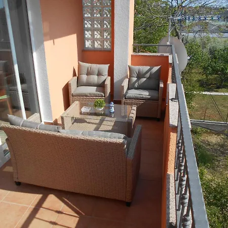 Maremy Apartment *